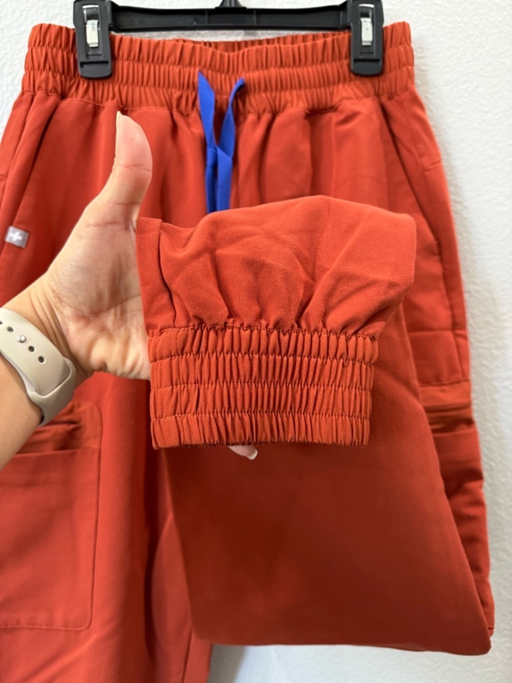 FIGS Technical Collection Jogger Scrub Pants XS Burnt Orange Elastic Waist Cargo - Picture 5 of 11